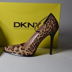 DKNY Leapord Haircalf Pumps